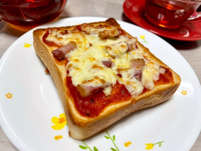今日はピザトーストおうちカフェ捗りすぎ、もう私がカフェ(?) 