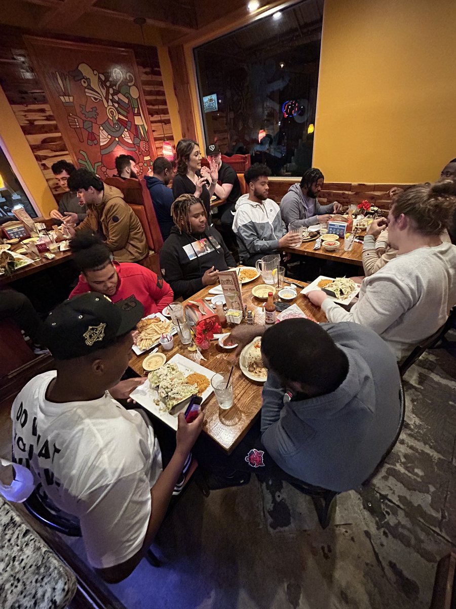Good vibez tonight with this group. 
S/O to Los Arcos for being a great host!

#WolvesUp