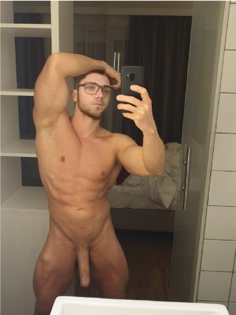 Emilio68519151's tweet photo. @vinicastrol @TheOliver_Colt Dame tu culito papi https://t.co/P3pEeGwBui