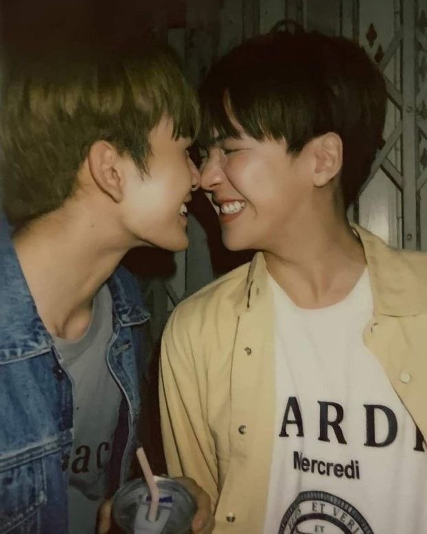 iSantabot's tweet photo. darling, you’re my lover. 💘 https://t.co/xiXJ22OLNb