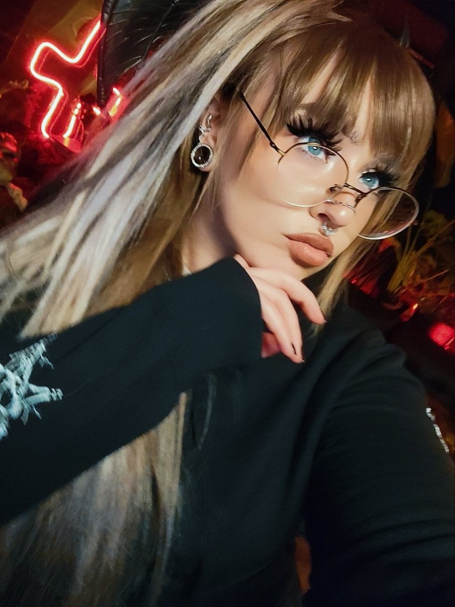 Lichlings 🖤 on Twitter: "😾"