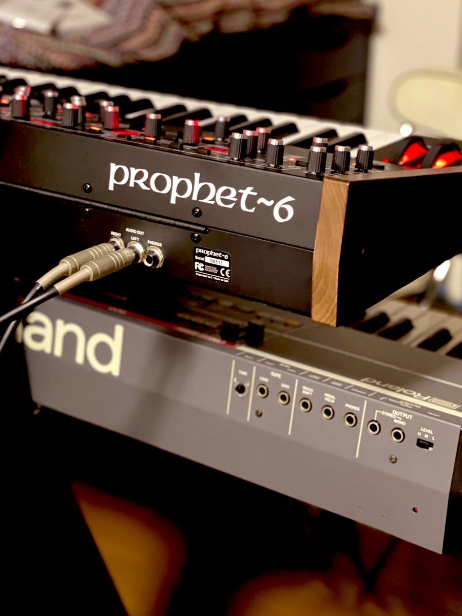 sakka909's tweet image. 先週原宿で購入！ついに届いた！
B級品特価だったので、めちゃくちゃお得だった、ありがとうFiveGさん！
#fiveg 
#sequential
#prophet6