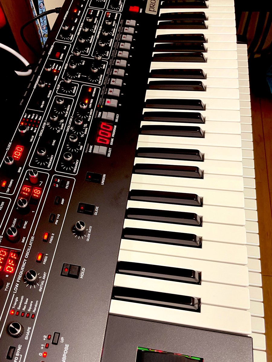 sakka909's tweet image. 先週原宿で購入！ついに届いた！
B級品特価だったので、めちゃくちゃお得だった、ありがとうFiveGさん！
#fiveg 
#sequential
#prophet6