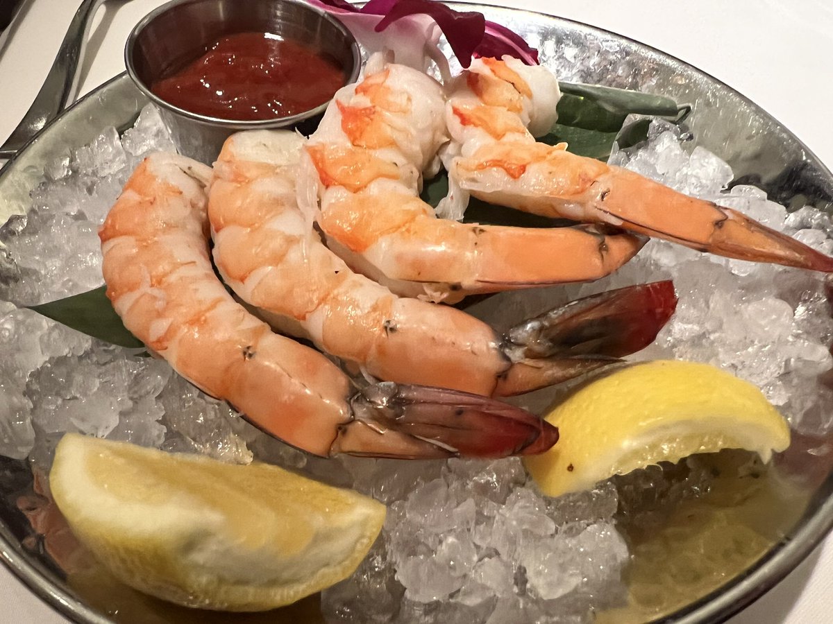 fhscoachjones's tweet photo. Dinner night 1 in Vegas. FABULOUS. Prepared entree at the table. Sorry missed pic of dessert. @DelmonicoSteak #ExcellentFood https://t.co/2ISI7NVAWD