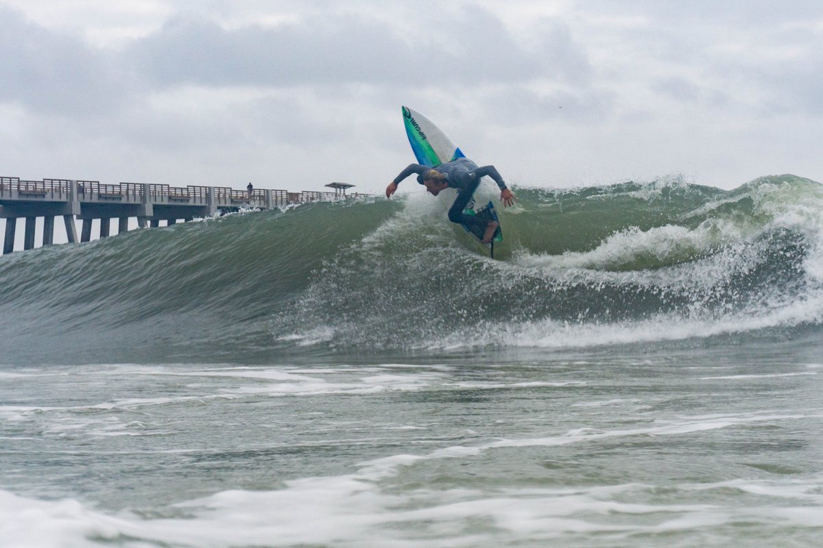 Vogt20's tweet photo. Overcast Friday at the bowl

@SurfnWeatherman @surfline 

#WillVogtPhotography #SonyAlpha #VoidLive #Florida #Waves #JaxBeach https://t.co/PoNATMpIQO
