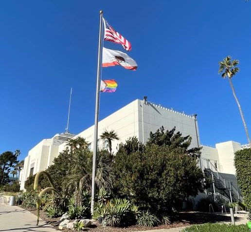In honor of Valentine's Day, #SantaMonica celebrates love by flying the LGBTQ Pride flag at City Hall. #samopride #lgbtq #loveislove #WeAreSantaMonica