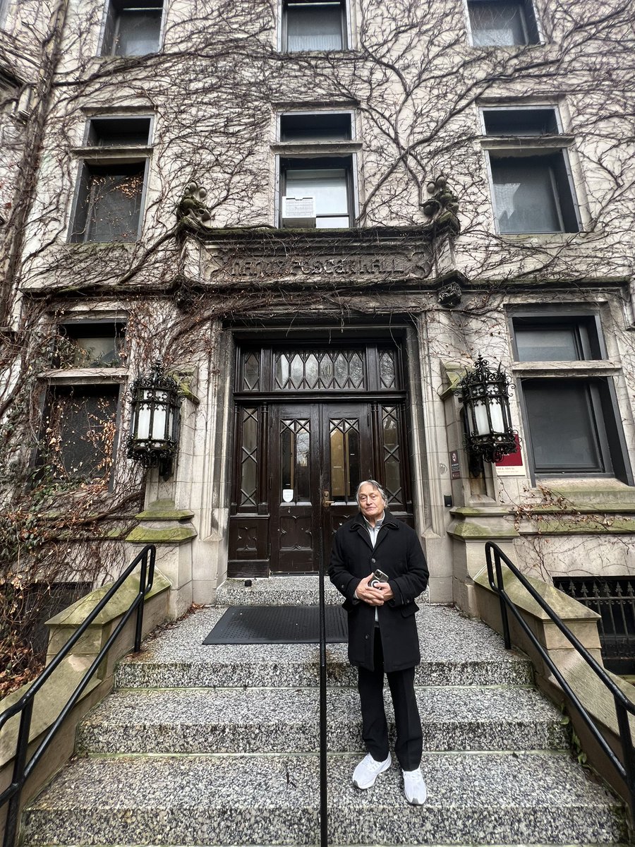 AAKSarod's tweet photo. Thank you @UChicago for an amazing week at the Don Michael Randel Ensemble in Residence along with @AmaanAliBangash @AyaanAliBangash @chicagopresents #chicago #donmichaelrandelensembleinresidence https://t.co/aqH2tlSlCW