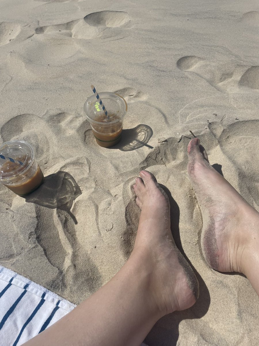 findomlaurner's tweet photo. Reimburse me $17 for these coffees and maybe you can lick the sand off my soles https://t.co/X5Iqtg8beA