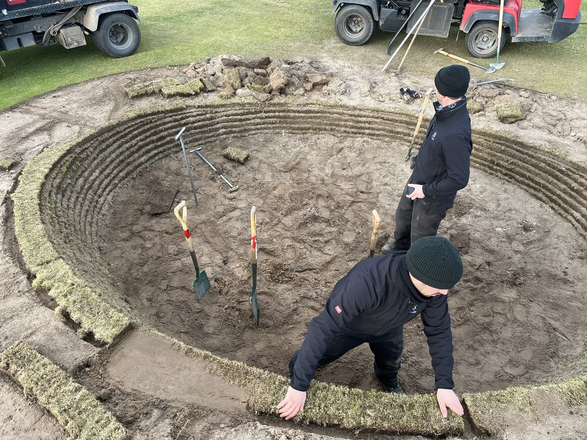 iamjameswalker's tweet photo. A great two weeks on the New and Jubilee courses learning the art of bunker building. https://t.co/e14DL9ZMpQ