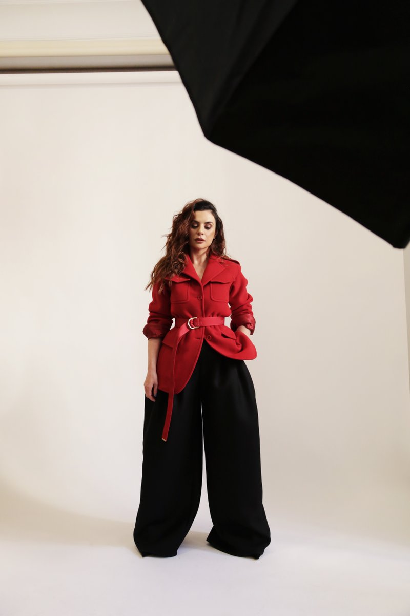 VogueSpain's tweet photo. Miren Ibarguren: “Me gusta pasármelo bien, no concibo la vida sin reírme” 
https://t.co/AqfLt3Mbc9 https://t.co/mGrshWL8Tj