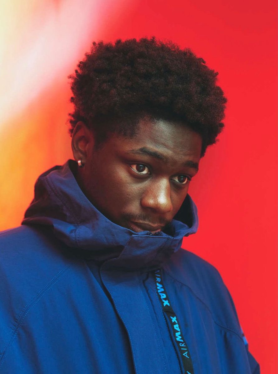 Kulturlesite_'s tweet image. Nominé parmi les « Révélations de l’année », Tiakola n’a pas été récompensé...

C’est l’artiste Belge Pierre de Maere qui remporte cette Victoire de la Musique.