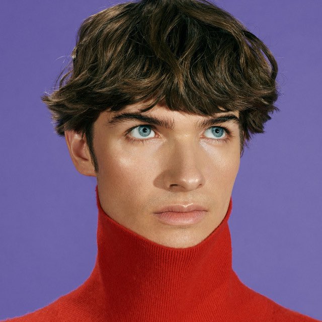 Kulturlesite_'s tweet image. Nominé parmi les « Révélations de l’année », Tiakola n’a pas été récompensé...

C’est l’artiste Belge Pierre de Maere qui remporte cette Victoire de la Musique.