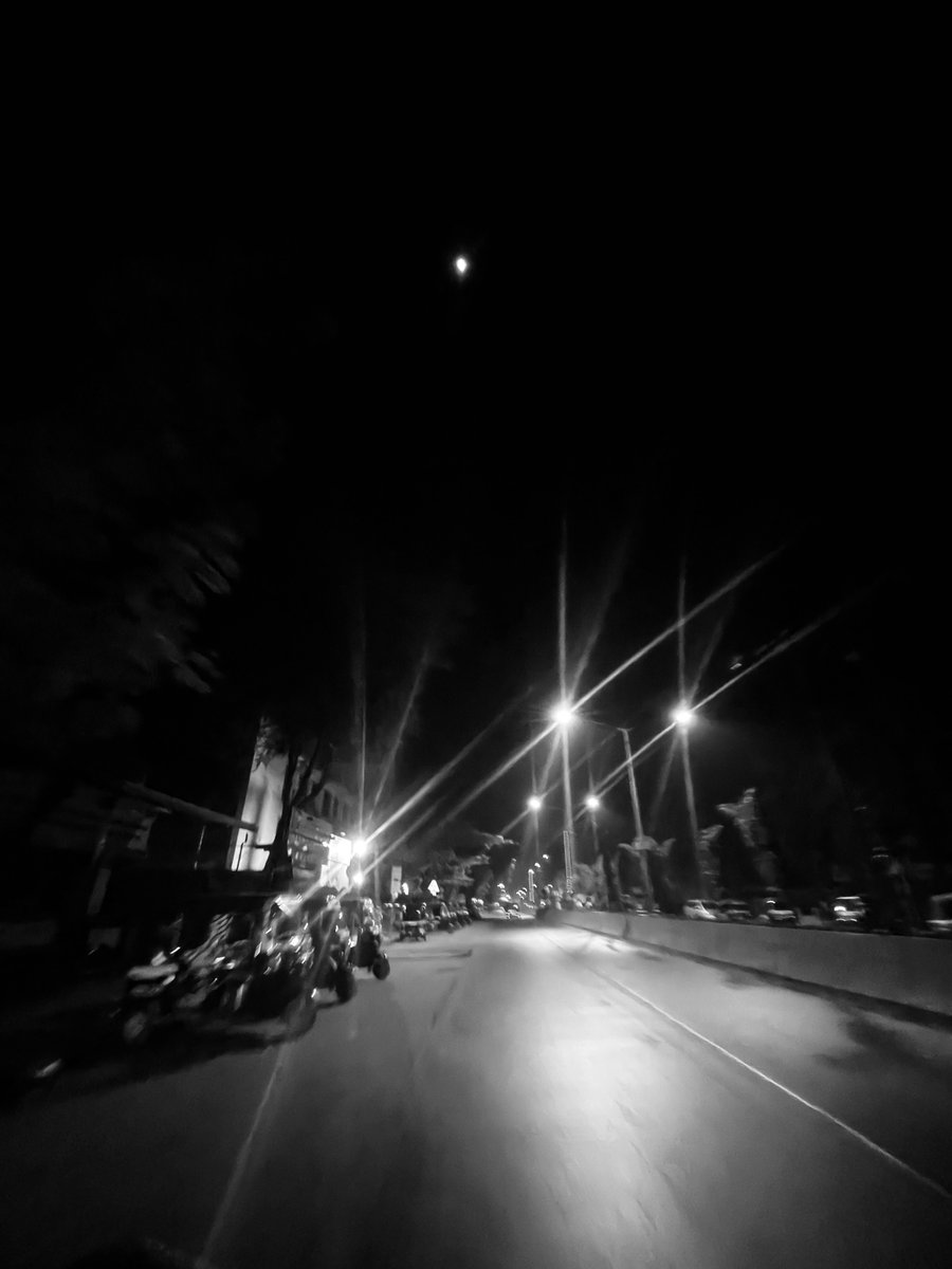 royanand15's tweet photo. the disconnect from illusion.  4:44 https://t.co/UZ04bFruhz