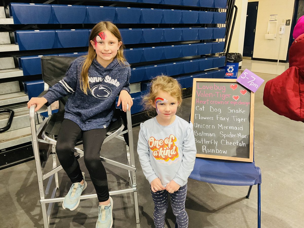 madisonmillertv's tweet photo. Penn State fans are ready to see @PennStateWGYM . Adorable “Gallentines” from @_ggallentine ❤️ https://t.co/WidopPlaZg