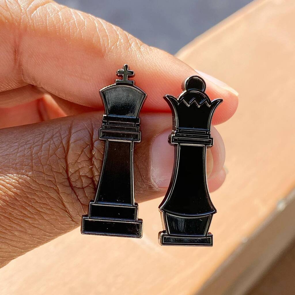 For the Kings &amp; Queens in your life and in your heart. 

Mix and match. Love is Love.

#melaninmeanings #enamelpins #pinlover #chesspiece #kingandqueen #vday2023 #blackhistorymonth #loveislove #bpml #bhm2023 instagr.am/p/Cof7iLuPg3G/