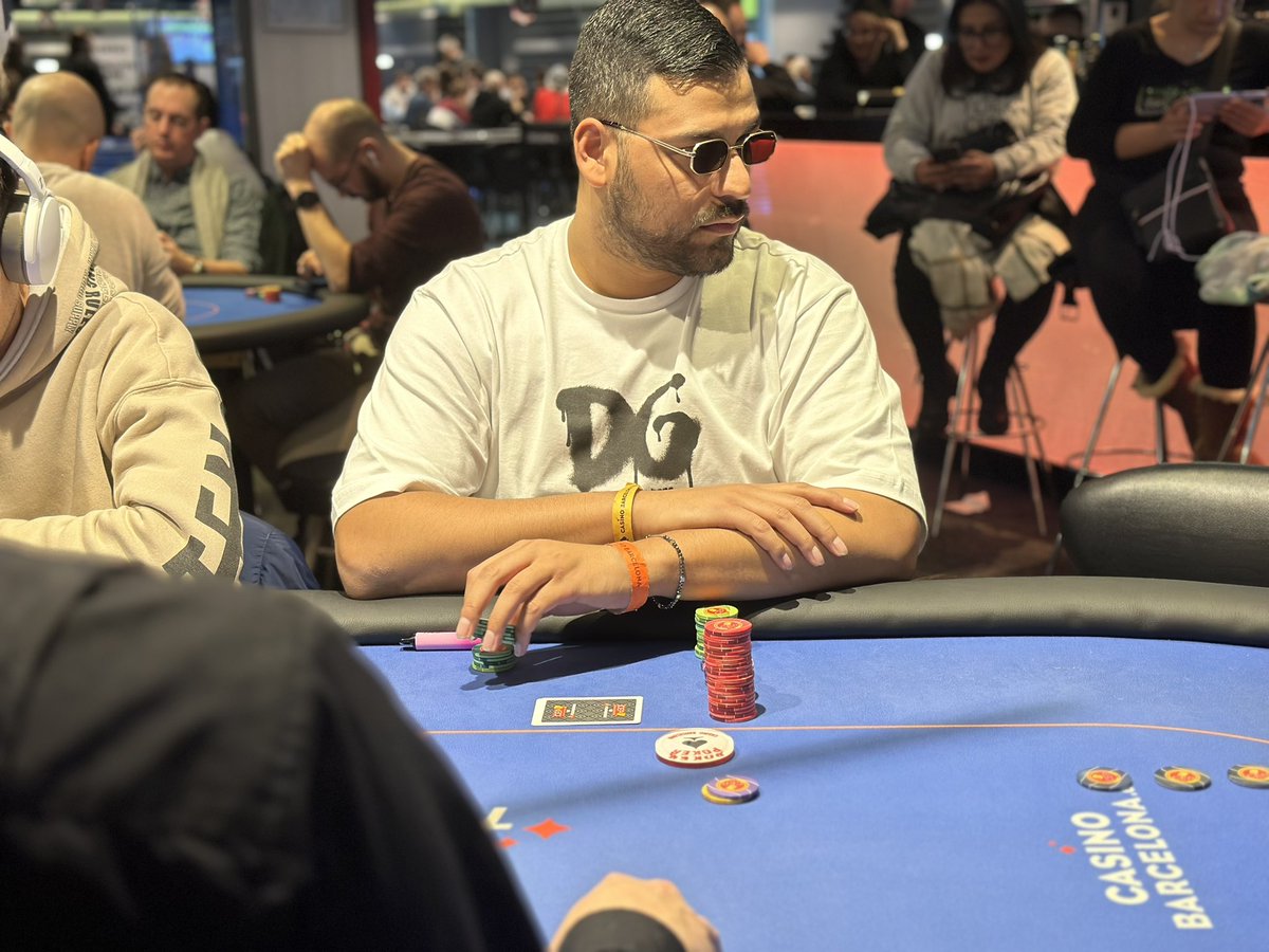 MTTProject_EP's tweet photo. 🎪 @CEP_Poker
Vamos a ver cómo va el #TeamByB por Barcelona 🚀
@bokesponja 65.000
@Adri_vgz 26.000
@pobledroid 40.000
@misterhest 190.000
bb - 600-1.200
Avg. 73.301
Manden fuerzas al team #ByB https://t.co/sZxw9ofLY5