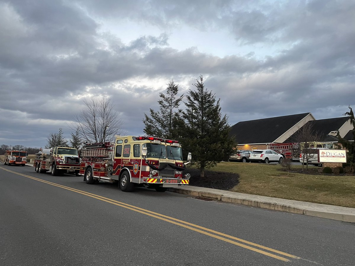 ShipFire's tweet image. Funeral for a friend. ❤️❤️🧡 Saddened but honored to pay tribute this evening to 50-year member Dave Byers.