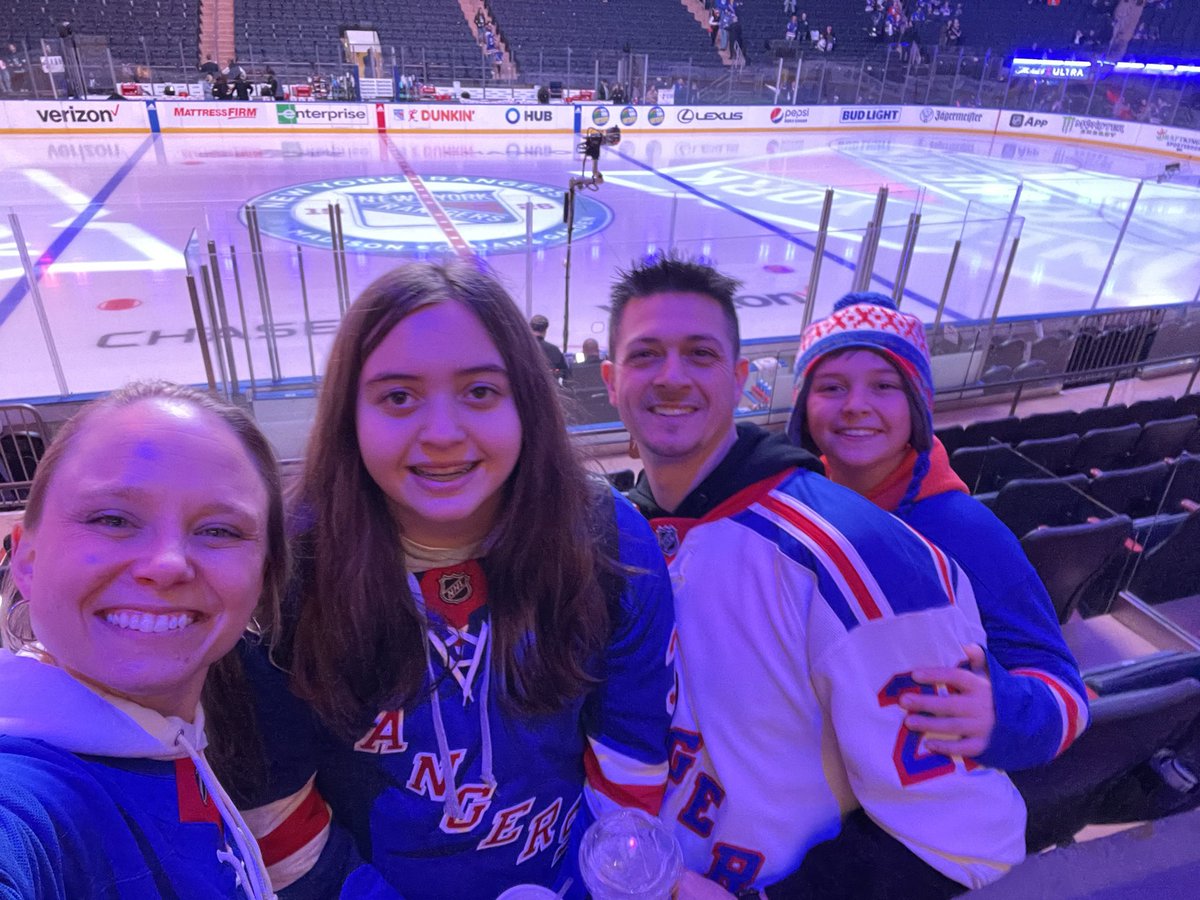 emocarski's tweet photo. @NYRangers #NYR https://t.co/Ul4vyLXQAk