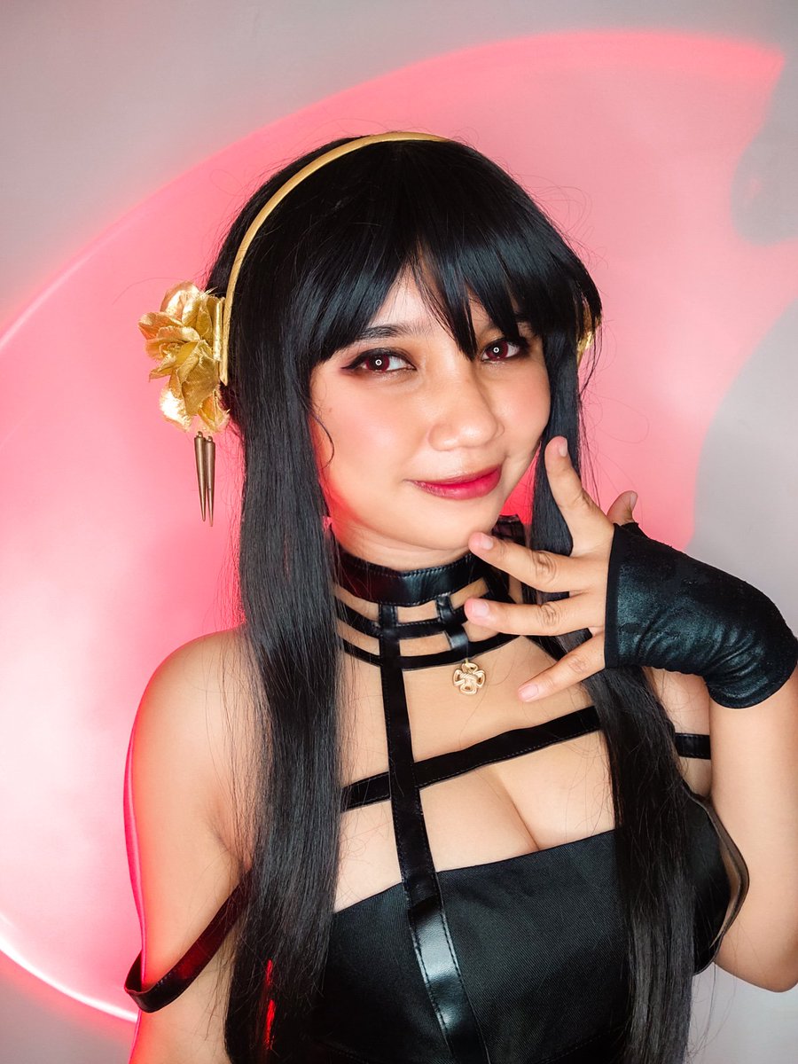 inidebor's tweet photo. Yor?🧎🏻♀️✨
#yorbriar #yorassassin #spyfamily #spyxfamily #yorbriarcosplay #cosplay #cosplayerindonesia #cosplayanime #cosplayyorforger #yorforger #yorforgeredit #yorforgercosplay https://t.co/gjTeMok7UK