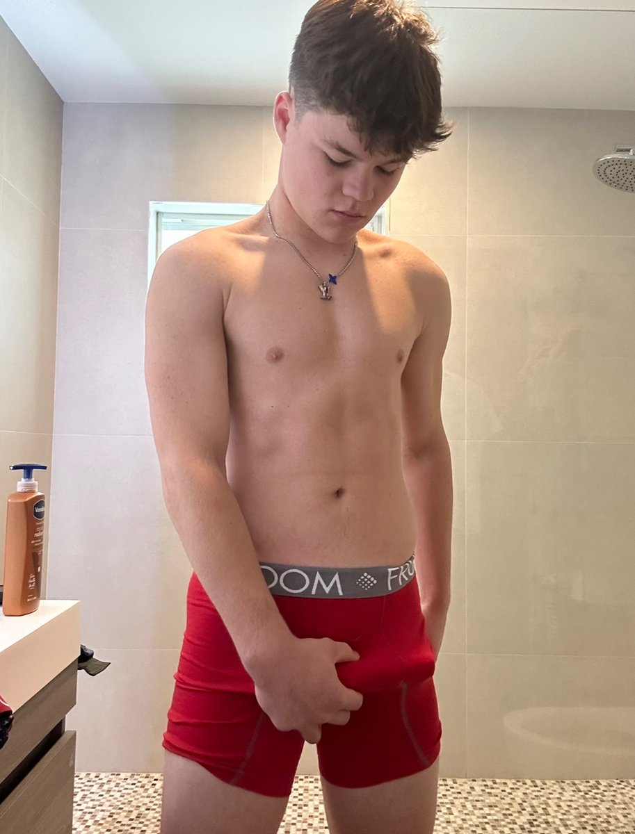 Bell56882215's tweet photo. Post cardio workout shower for 0F? Rt &amp; reply when you see it👀 https://t.co/xpJ1uYlvke