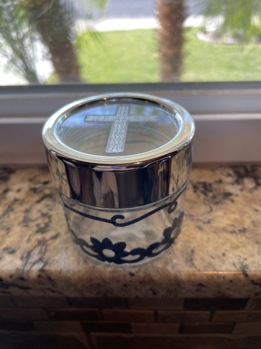 Dolorrrres's tweet photo. Here’s my new Ash Pyx for Ash Wednesday https://t.co/5ENysC4Uww