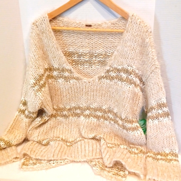 So good I had to share! Check out all the items I'm loving on <a href="/Poshmarkapp/">Poshmark</a> from <a href="/LHBOSSD/">The Patriot Utahn 🇺🇸👩‍⚕️🦺</a> #poshmark #fashion #style #shopmycloset #handmade #americanjurassicteam #freepeople: posh.mk/DFRFvyGHjxb