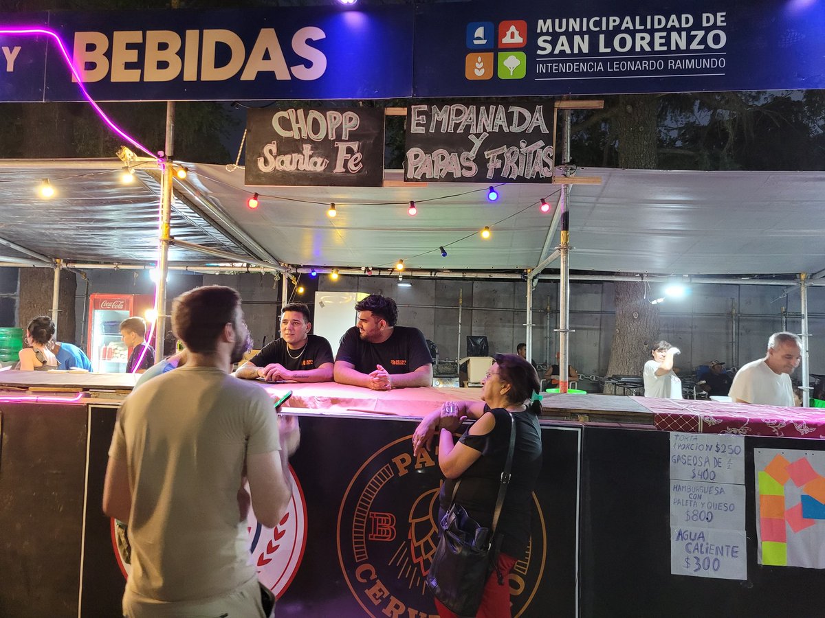 #FestivalFolclórico 
Instituciones de bien público de la ciudad ofrecen una amplia oferta gastronómica. 
¡Para disfrutar y colaborar!