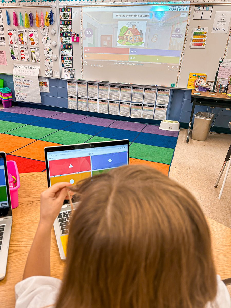 MrsYerkes_K's tweet image. Name a more fun way to practice ending sounds than Kahoot?! We LOVE Kahoot in this Kinder room!! 💻 @SeaGateES #foundationalskills