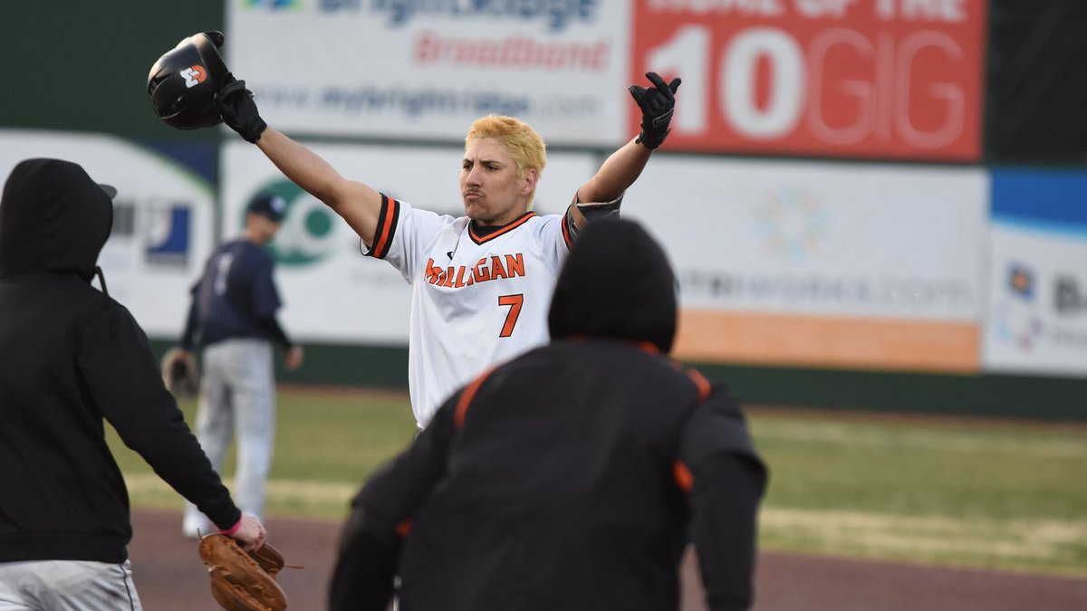 Him. 

<a href="/_Guzman_27/">Guzzy</a> with a WALKOFF single. 

#BuffStrong🦬