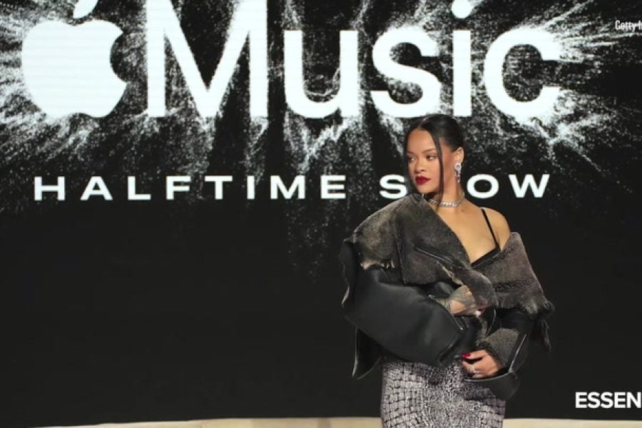 ShopAvonDiva's tweet photo. WATCH: It’s Giving Big Rihanna Energy https://t.co/TIZqt683Os https://t.co/z0M1X0NNw5