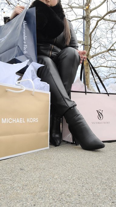 Absolutely spoiled today with a delicious leisurely lunch, and shopping trip.  ISO silent shopping bag<a href="/tag/medicalfetish"class="tags"><span>#medicalfetish</span></a><a href="/tag/naughtynurse"class="tags"><span>#naughtynurse</span></a><a href="/tag/nurseplay"class="tags"><span>#nurseplay</span></a><a href="/tag/medf"class="tags"><span>#medf</span></a>