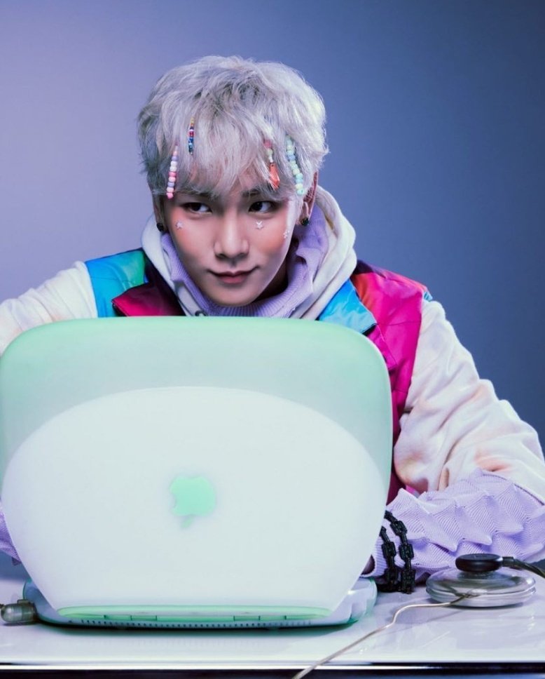 Kiki as gamerboy!! 🎮