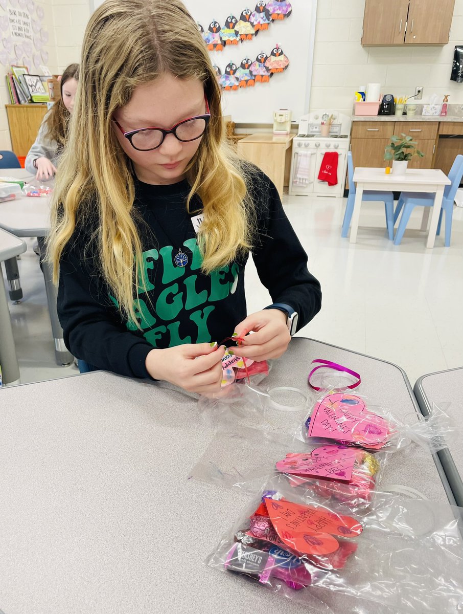ms_mcgoldrick's tweet photo. Our GES Student Council made candy-gram valentines for senior residents at the Hickman💗🍫@GreystoneES @WestChesterASD https://t.co/B9g0n77iyM