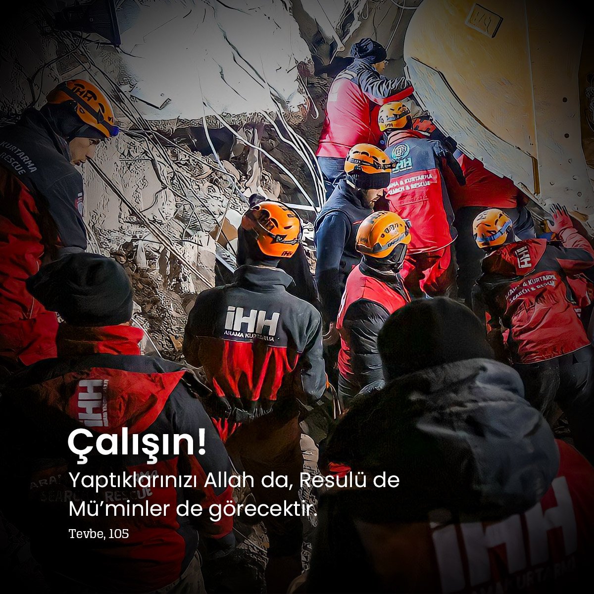 14 yıldır eğitim alıyor kötü günler için hazırlanıyorsun. Her gece çantan hazır uyuyorsun. Yüzlerce tatbikat yapıp binlerce insan yetiştirmişsin. Şimdi de 1400 kişiyle enkazda gece gündüz bir can için çırpınıyorsun. Senin tekbir getirmeni dert ediyorlar, haberin bile yok.