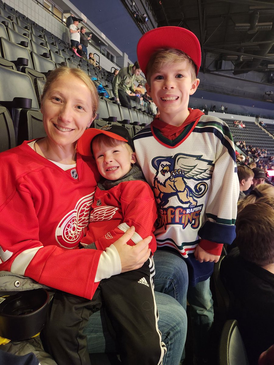 Family date night! #GoGRG #griffins #freezeronfulton #griffshockey #ahl #hockeyfamily