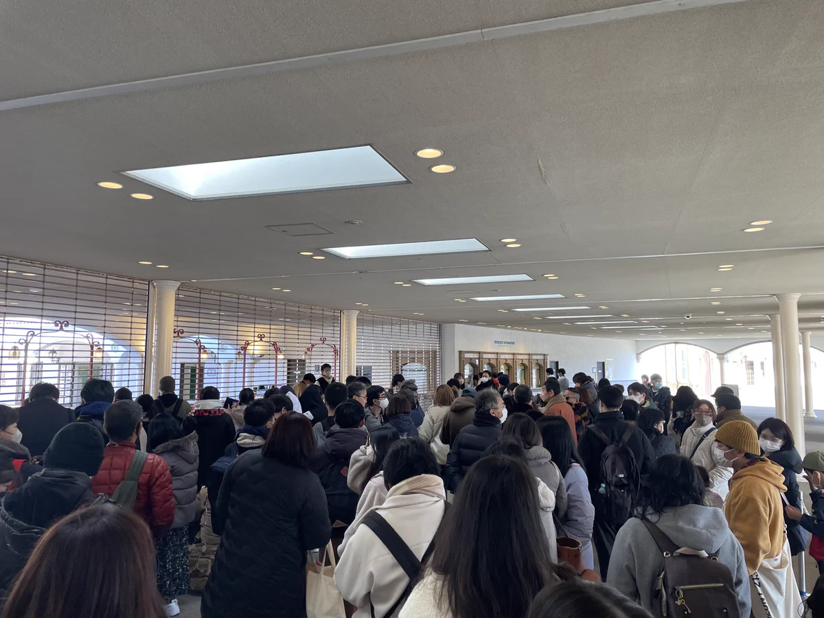 県民でも見たことない！志摩スペイン村に謎の大行列！