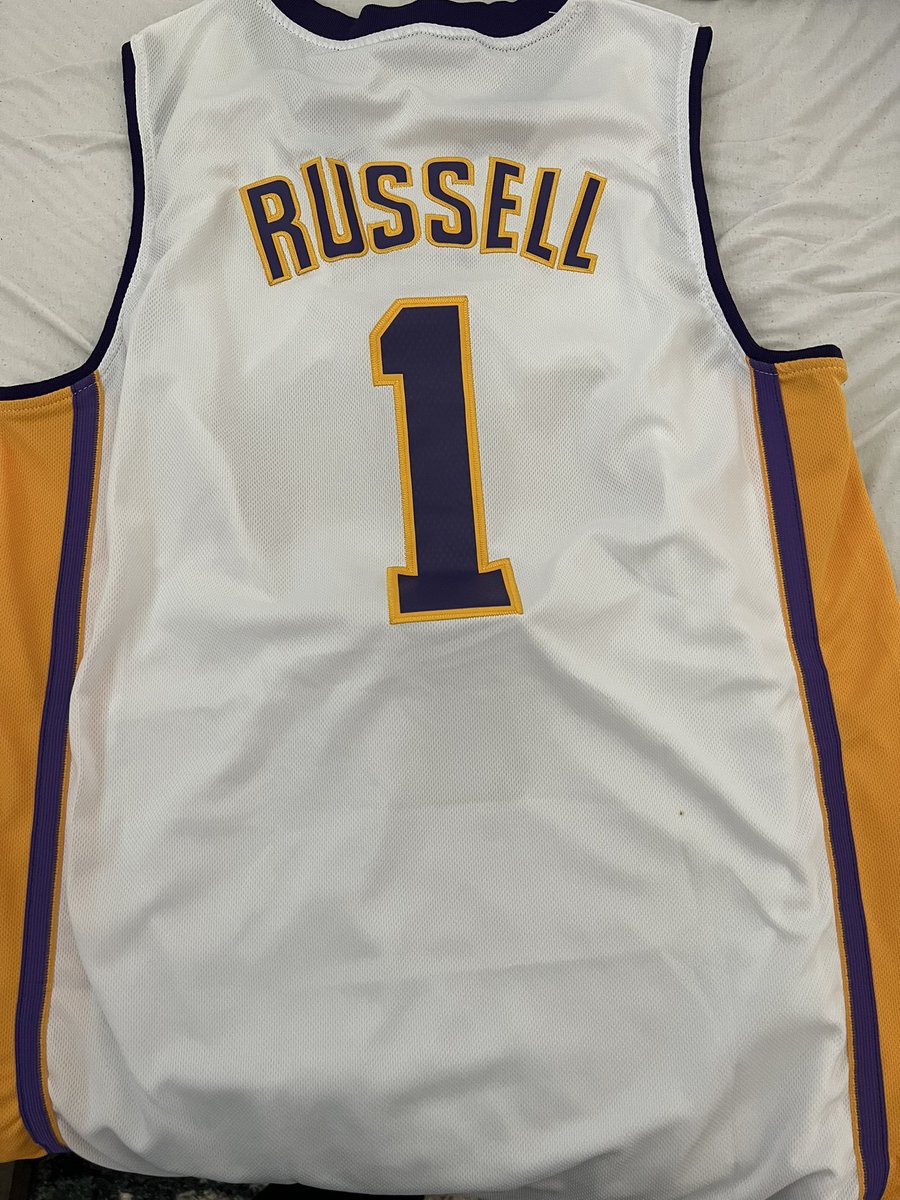 LeoCabusas's tweet image. Pulled this out the closet. Happy to have him back! Let’s get it! #lakers #dloading