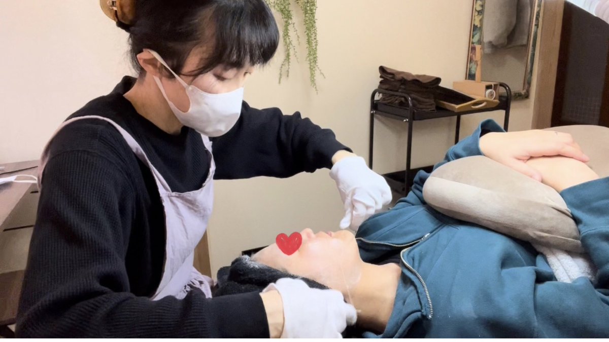 ito_datumou's tweet photo. 施術日時は主に
木曜日と土曜日の
朝9時から17時までです。
詳しくはDMでお問い合わせ下さい😊
土曜日のみ保育士による託児あり。
子育てママさん応援！
みんなでキレイになりましょう✨
＃糸脱毛
#スレッティング
#脱毛
#子育てママ応援
#託児あり https://t.co/lyCNehX83h