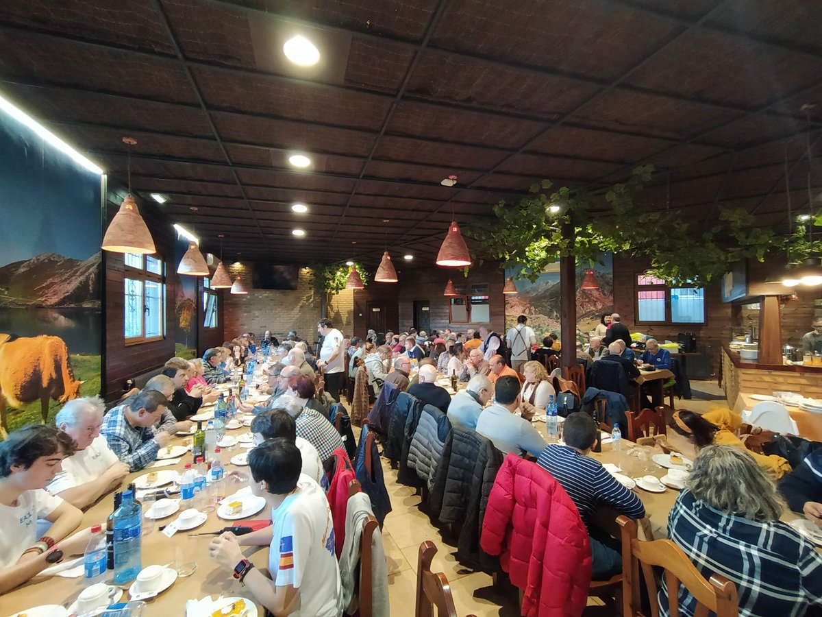 EA1UVR - URE Oviedo (@ea1uvr) on Twitter photo Este 25 de Febrero nuestros amigos del Radio Club <a href="/RallyeLlanes/">Escudería Villa de Llanes</a> organizan su tradicional comida, que vuelve con fuerza tras el parón por el COVID.
Se celebrará en La Veguca, San Roque del Acebal, Llanes.
Para apuntarse y el resto de la información en:
ureoviedo.es/comida-radio-c… Este 25 de Febrero nuestros amigos del Radio Club <a href="/RallyeLlanes/">Escudería Villa de Llanes</a> organizan su tradicional comida, que vuelve con fuerza tras el parón por el COVID.
Se celebrará en La Veguca, San Roque del Acebal, Llanes.
Para apuntarse y el resto de la información en:
ureoviedo.es/comida-radio-c…