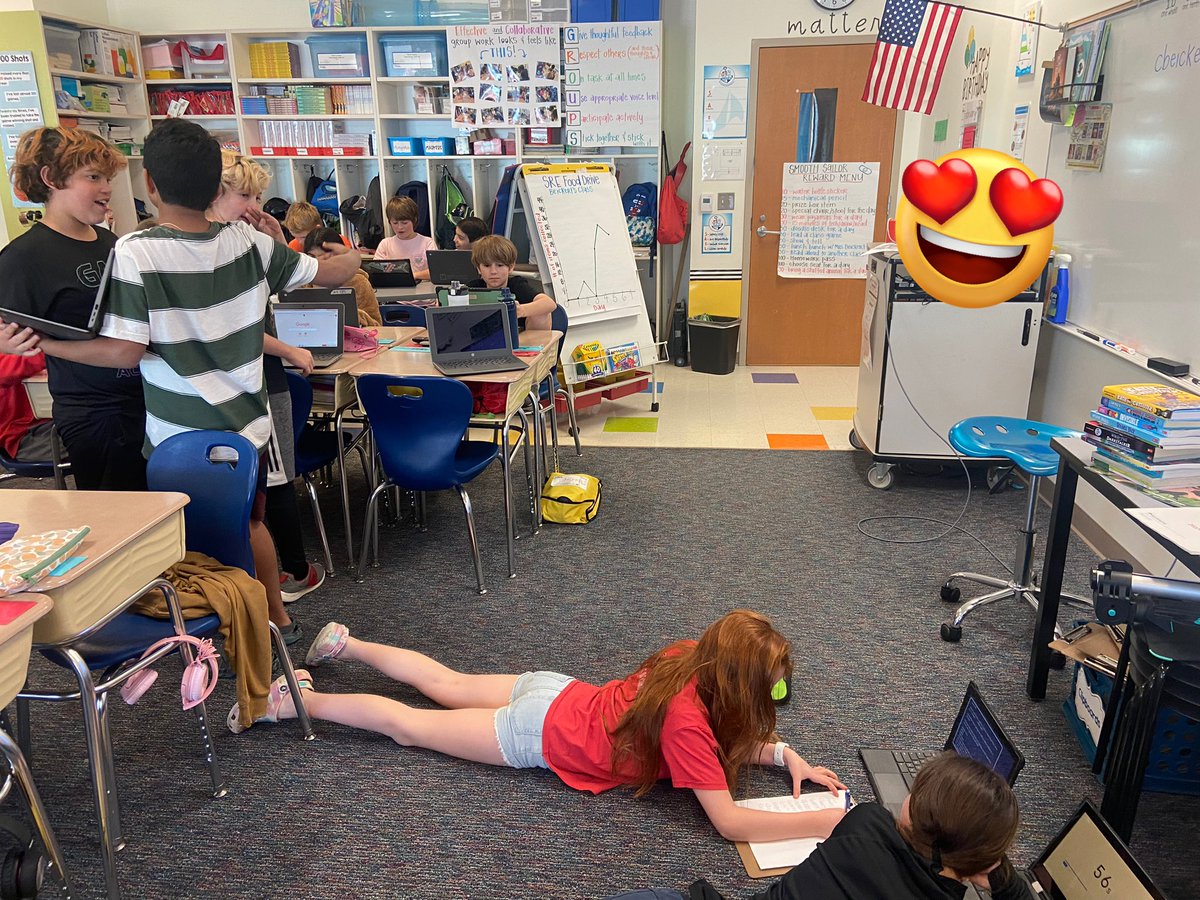 MrsBeickert's tweet photo. We had a fantastic Friday celebrating the 1000th day of elementary school (and the 100th day of 5th grade)! 🎊#CrushingIt @ScottsRidgeES https://t.co/QiCekMWFlz