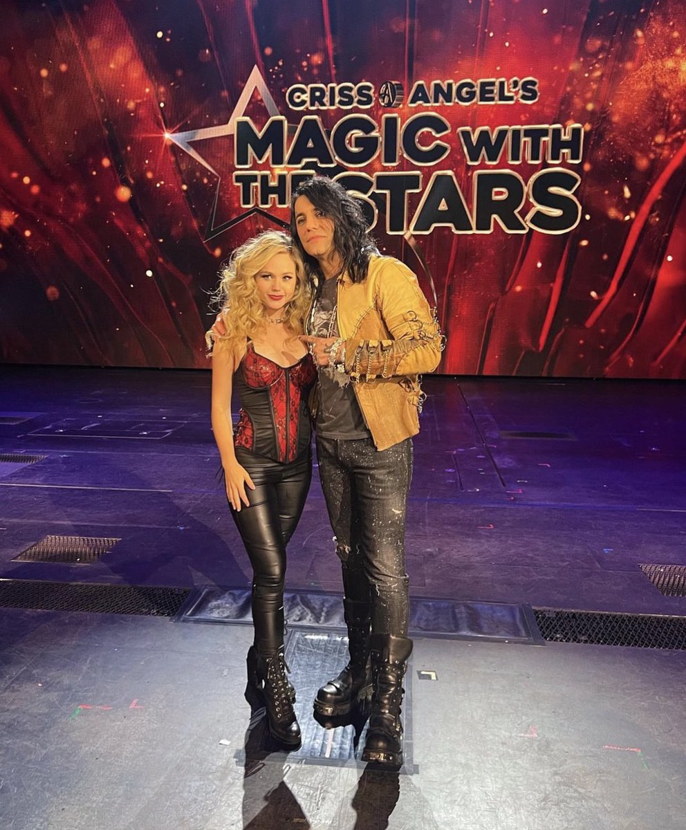 giselleb1234's tweet photo. Brec Bassinger in this look is giving me Harley Quinn vibes ๐๐ฝ๐ฅ she looks amazing!๐๐ฝ #brecbassinger #MagicWithTheStars https://t.co/8pi4O8r1at