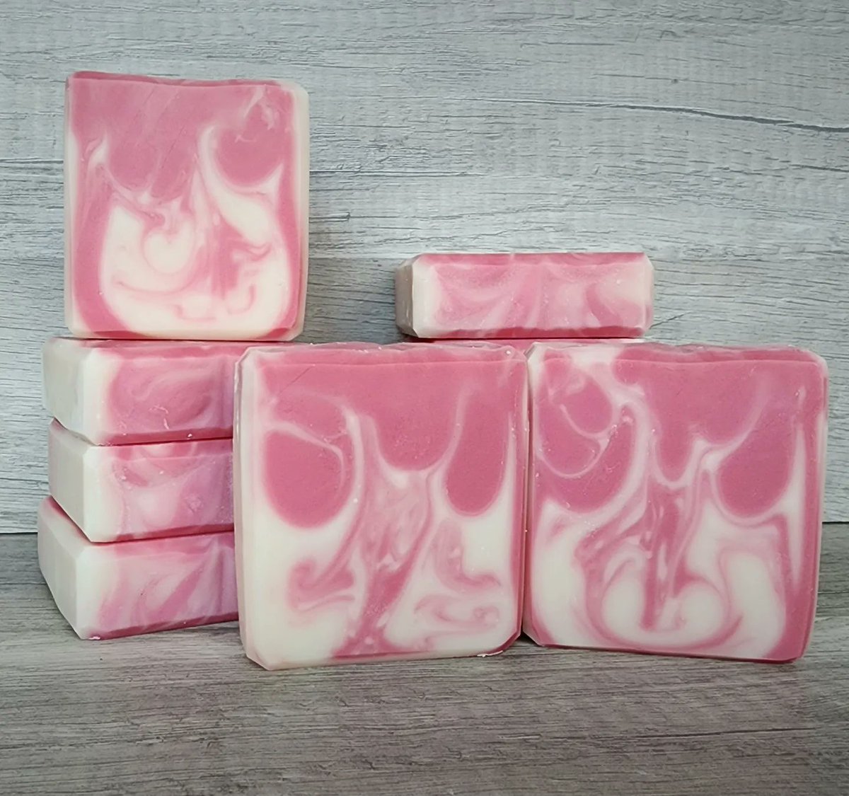 ShadowluxSoap's tweet photo. Now available and looking for their forever home. Love the Cinnamon You're With smells just like cinnamon gum. Just don't try to eat it! https://t.co/zX2z5A3HYa