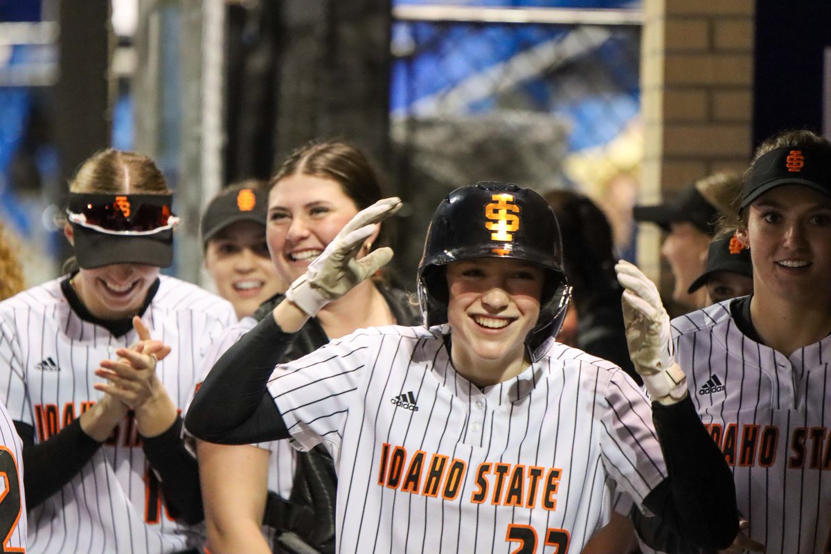 IdahoStateSB's tweet photo. Smiles when you STEAL HOME!!! https://t.co/XZrpYxvRKX