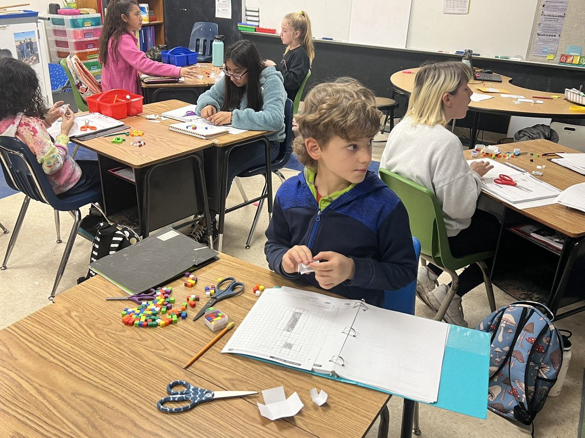 5th -grade Ss enjoy using math manipulatives &amp; have a concrete understanding of volume <a href="/McQueeneyESISD/">McQueeney Elementary</a>