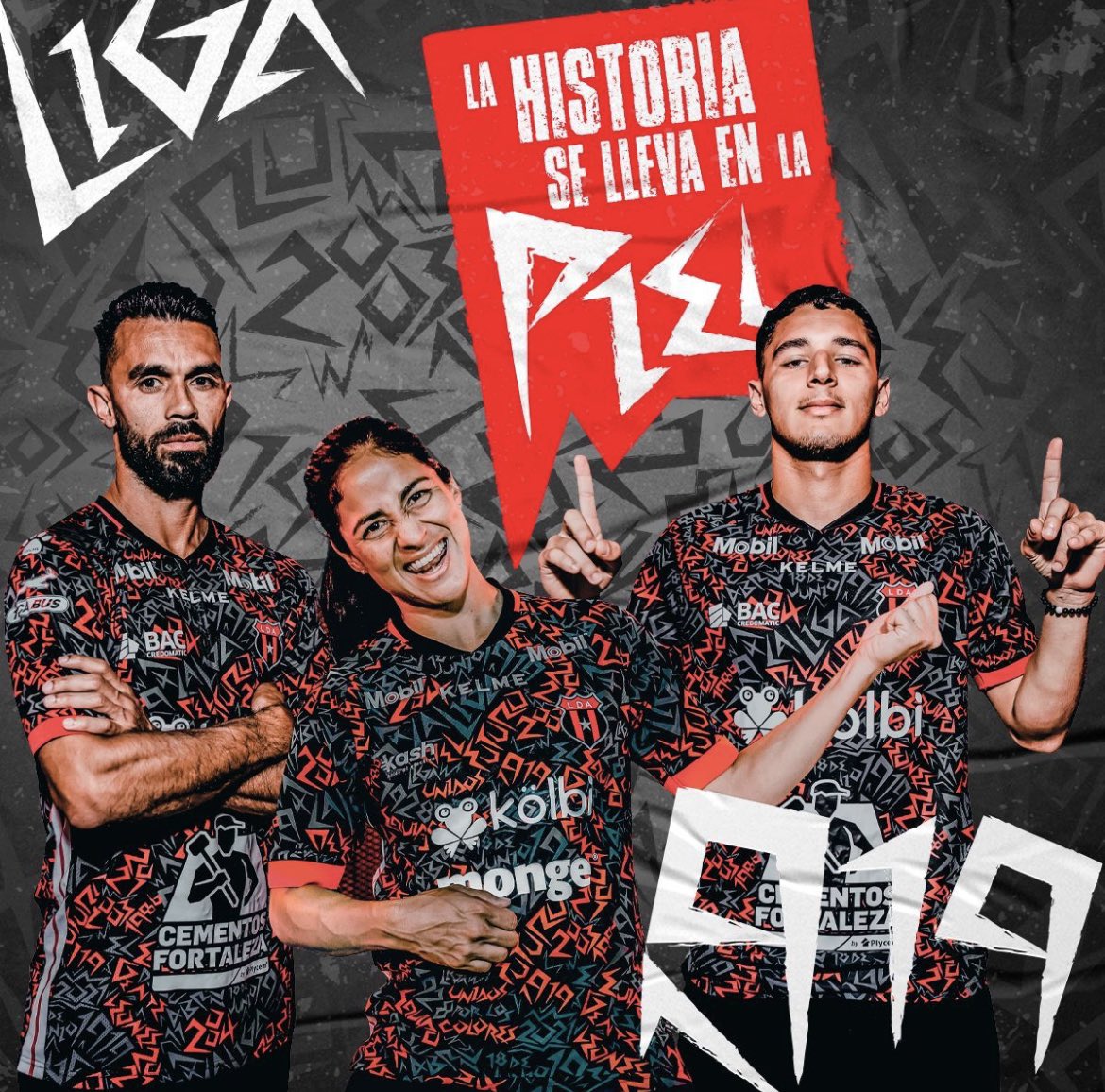 Lindísima 👏🏻👏🏻🔴⚫️😍😍… sin duda … la de FF con el #10😎