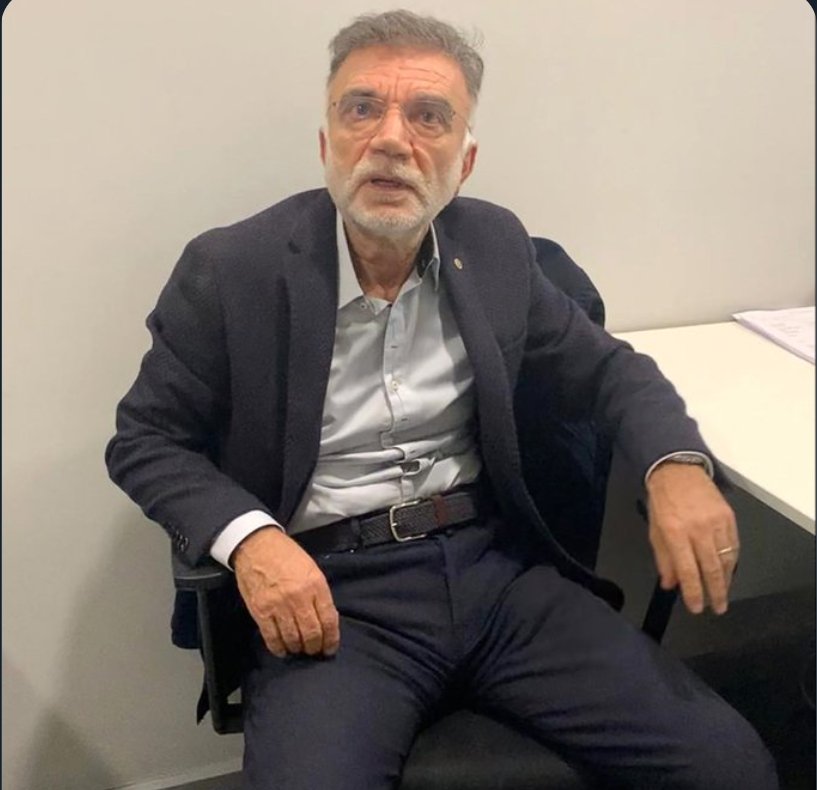 TI_INCAY's tweet photo. Biri yakalandı. Evet peki bu müteahhitin projesine onay veren belediye? Bunun yapısını denetleyip onaylayan, DIĞER SORUMLULAR DA HESAP VERECEK! Bu şekilde tek bir kişi değil. Bunun gibi binlercesi var.
Hesap Vakti geliyor.
#asker #sorumlular https://t.co/t1jAMfxJoX