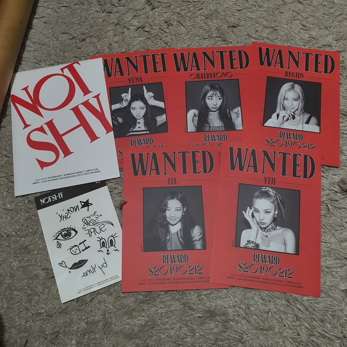 Royalseal1995's tweet photo. ITZY Not Shy Postcards + Tempo Tattoo
Php 80

Comment Mine https://t.co/xvVX7inLsS