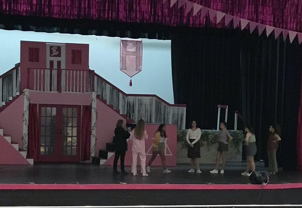 SuptPlat's tweet image. Getting ready for Legally Blonde, The Musical! @Fairfax_Academy #finalweekend #bendandsnap #musical #theater #performingarts