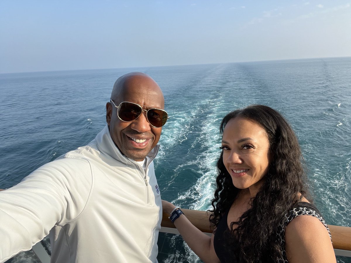 CAAnderson1010's tweet photo. Being with someone who grows with you, heals with you, and breaks toxic patterns with you! https://t.co/SQpwMD9Nk6
