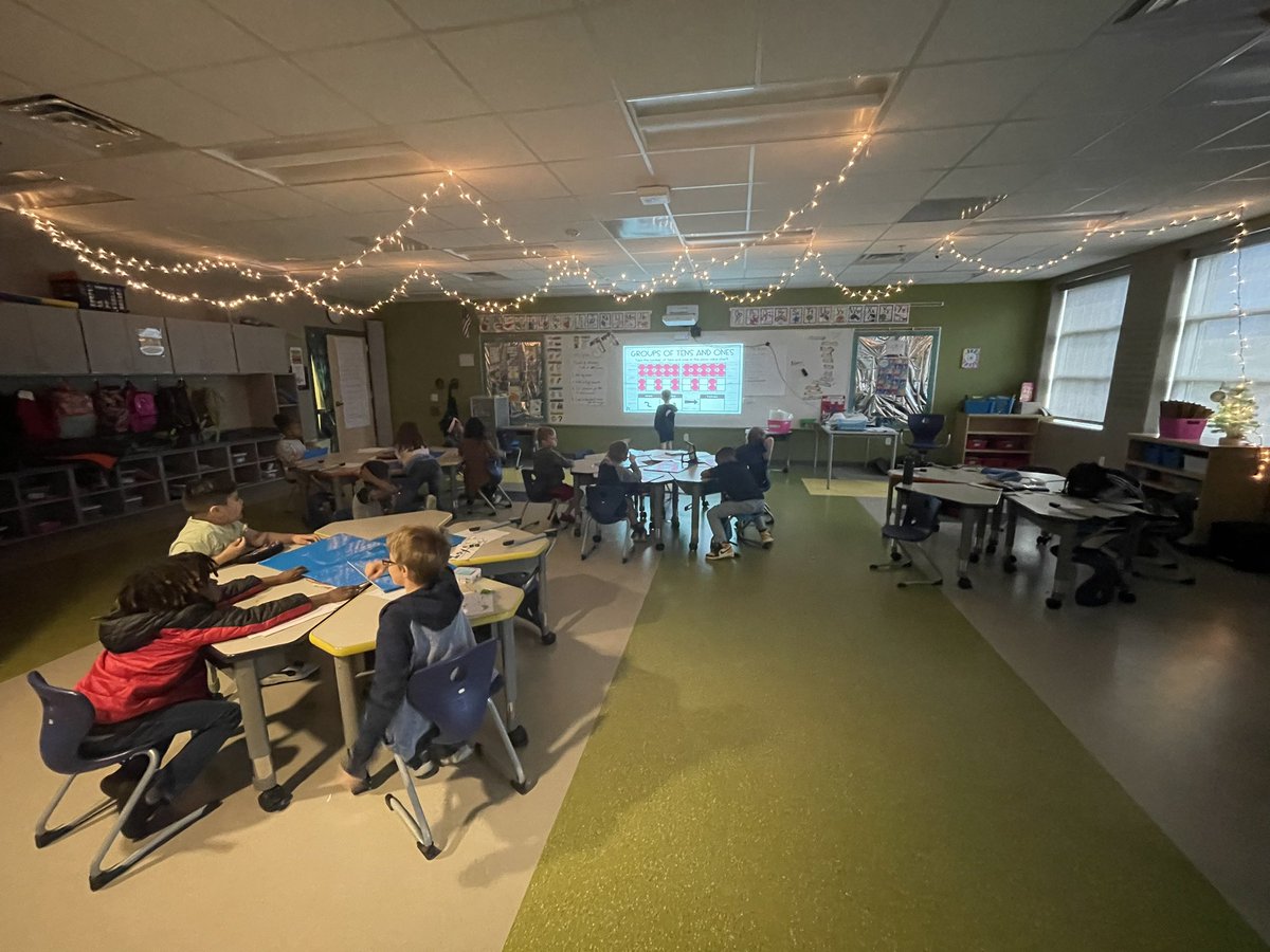 MrsLeebeck's tweet image. Todays math review on grouping by tens and ones was student led. 

#SPScreatesachievers #EaglesSOAR @EaglesFbes @ShaliseTaylor @nkarakla #mathlearning #firstgrade @SPS_Mathematics @KelGreening #peerteaching #theyROCKEDIT